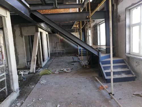 鋼結(jié)構(gòu)框架工程鋼樓梯的選擇